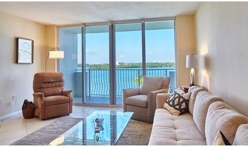 Foto del edificio - 10350 W Bay Harbor Dr