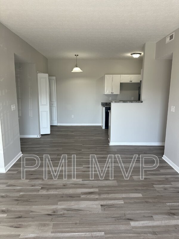 Foto del edificio - 858 Taylor Station Rd