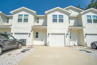 Building Photo - 8686 Meadow Flower Ln
