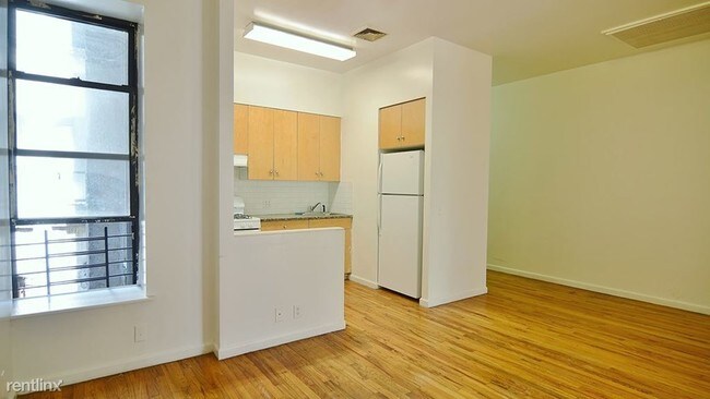 Building Photo - 115 W 137th St