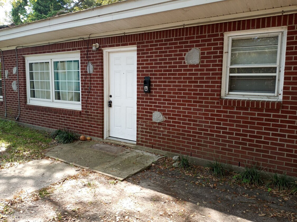 9548 11th Bay St Unit A, Norfolk, VA 23518 Room for Rent in Norfolk