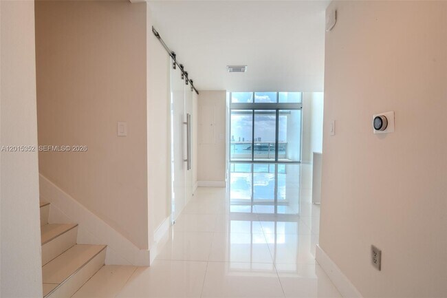 Foto del edificio - 900 Biscayne Blvd