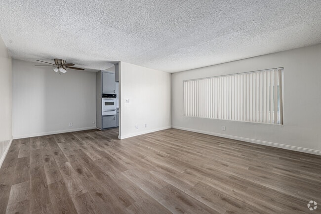 2BR, 2BA - 842SF - Living Room - 217 W Tujunga Ave