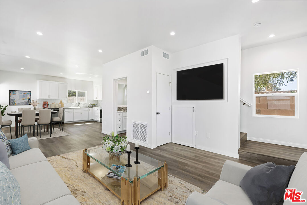 Foto principal - 7313 Kentland Ave
