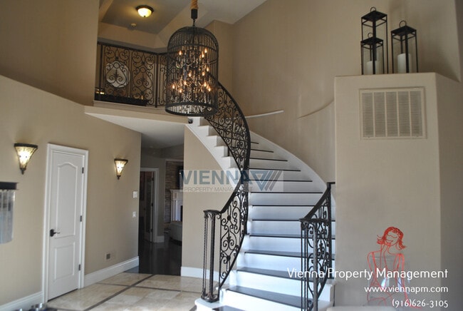 Building Photo - 4832 Waterbury Way