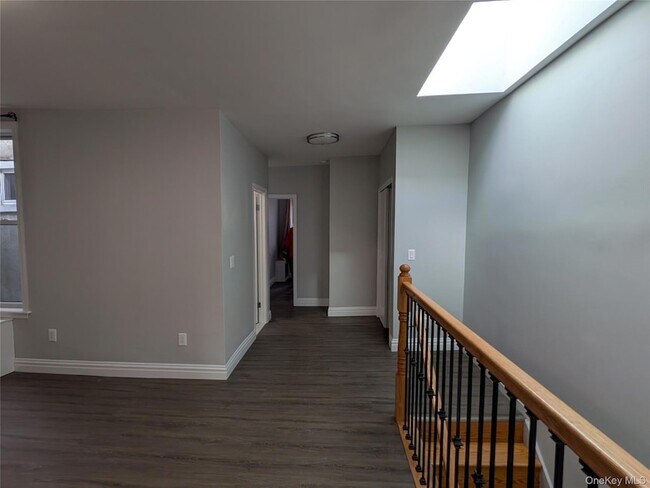 Foto del edificio - 205-17 Hollis Ave