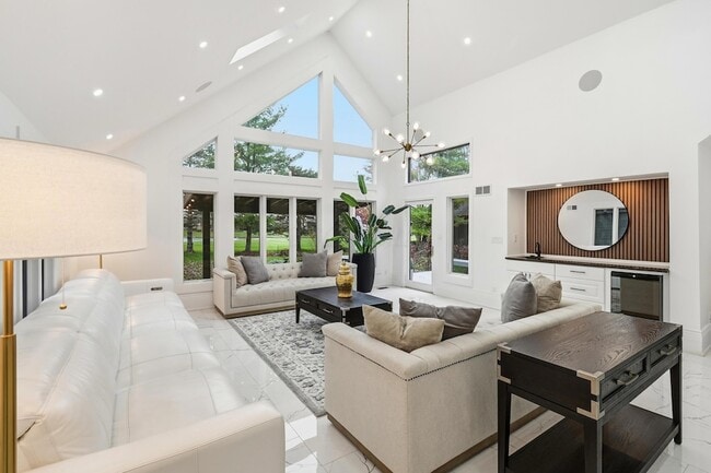 Foto del edificio - 8661 Craigston Ct