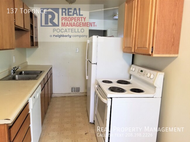 Building Photo - Cozy 3 bed/ 1 bath duplex