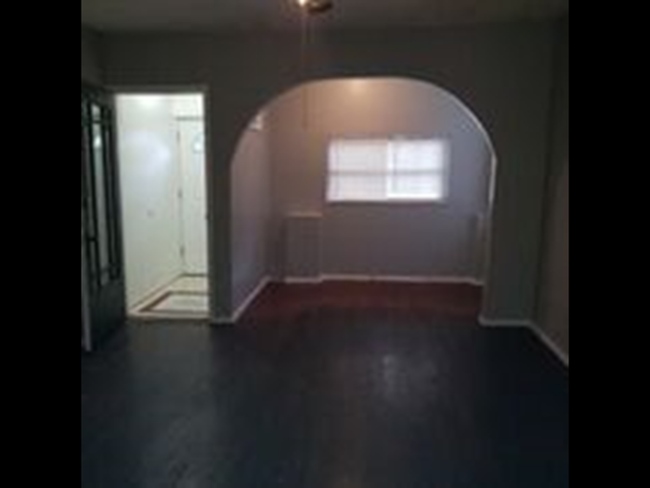Building Photo - 2130 Belmont St