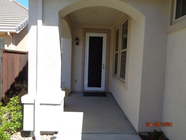 Building Photo - 2031 Red Sunset Ct