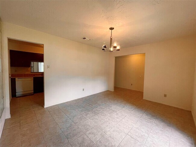 Building Photo - 4502 Mossygate Dr