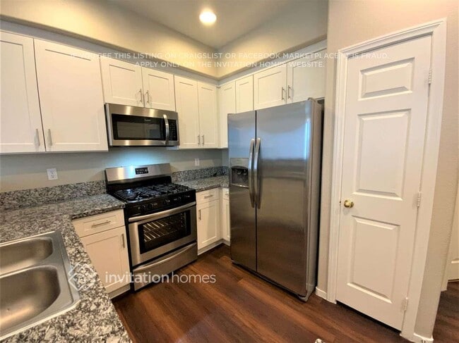Foto del edificio - 7920 Violet Dawn St