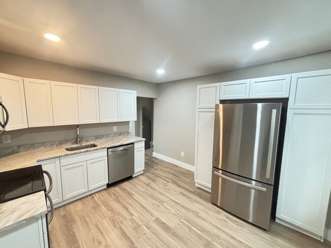 Foto del edificio - 20 W Union Blvd