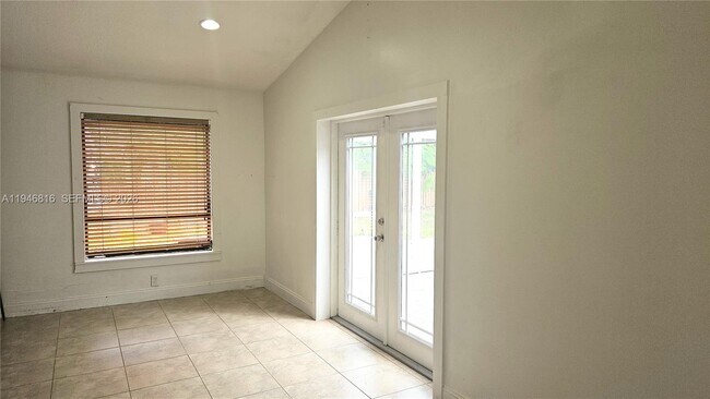 Foto del edificio - 10351 SW 49th St