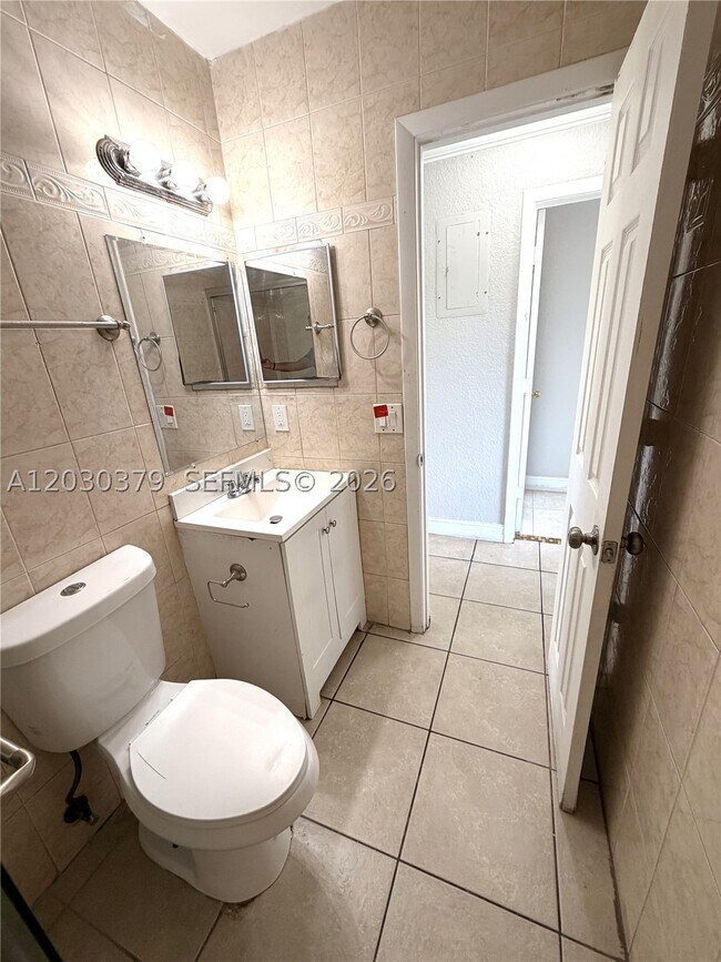 Foto del edificio - 412 Lakeside Dr
