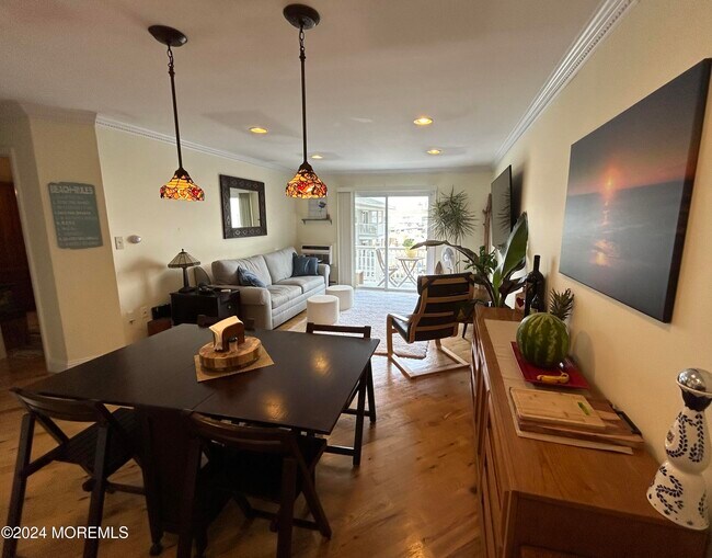 Foto del edificio - 709 Ocean Ave