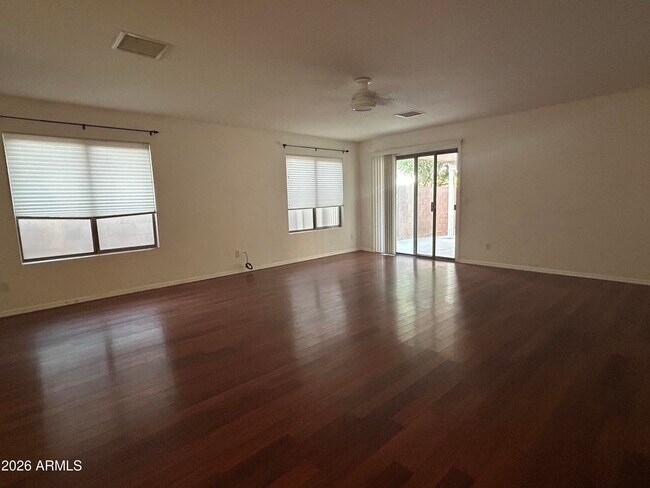 Foto del edificio - 11438 W Virginia Ave