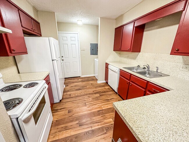 Building Photo - 3821 Ethel Ave