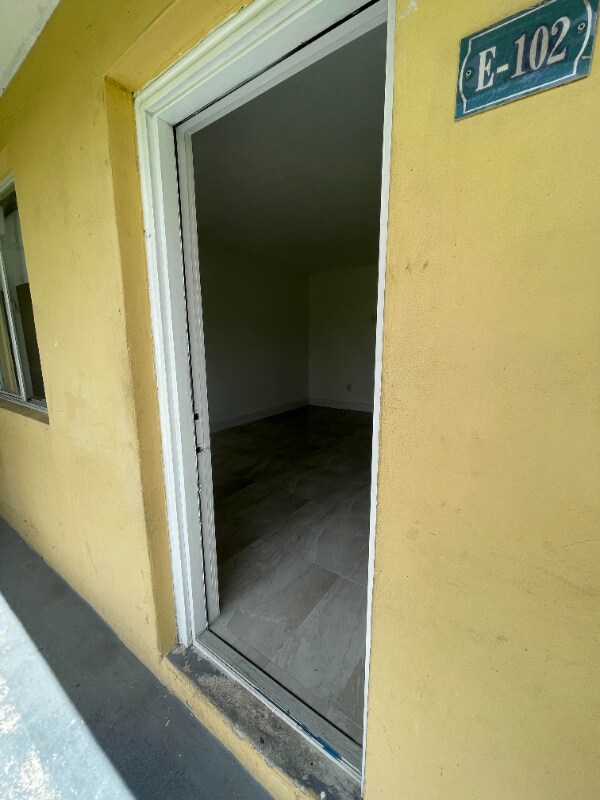 Foto del edificio - 1255 W 49th Pl