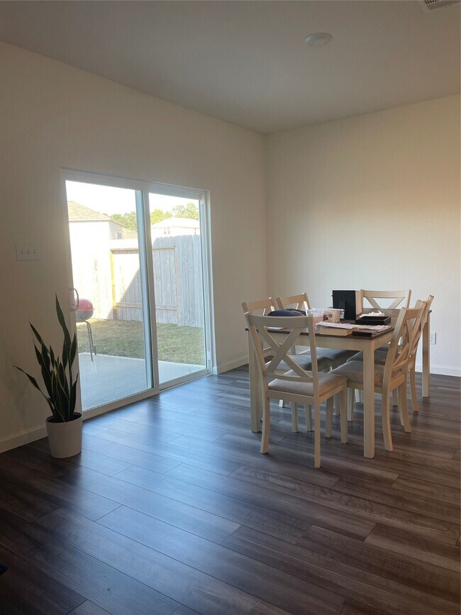 Building Photo - 14878 Calderon Dr