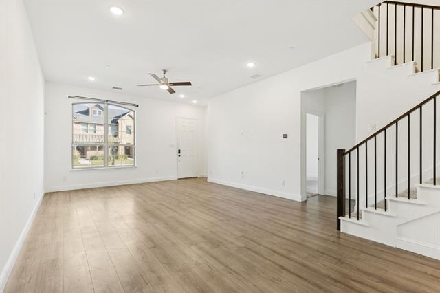 Foto del edificio - 7143 Buchanan Dr