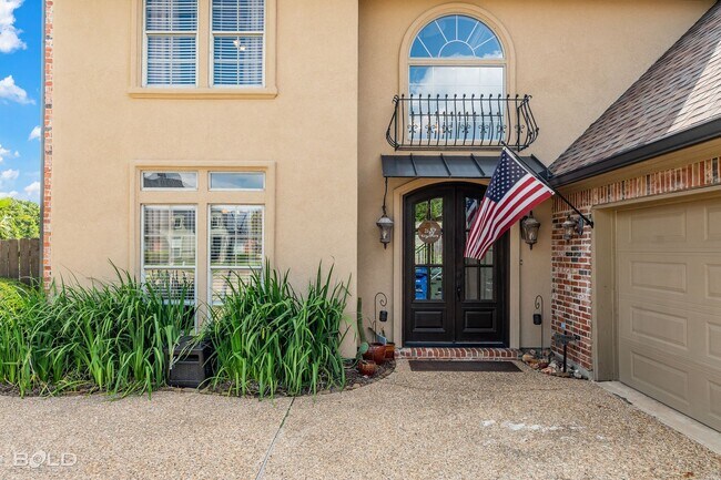 Building Photo - PRIVATE OASIS IN GATED COMMUNITY