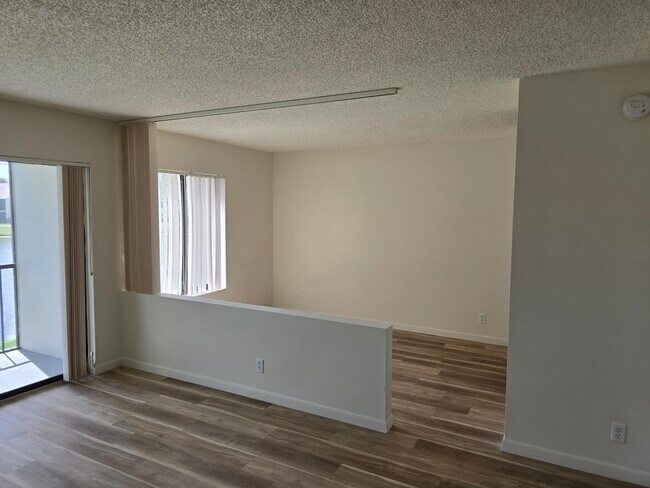 Foto del edificio - 1108 Green Pine Blvd