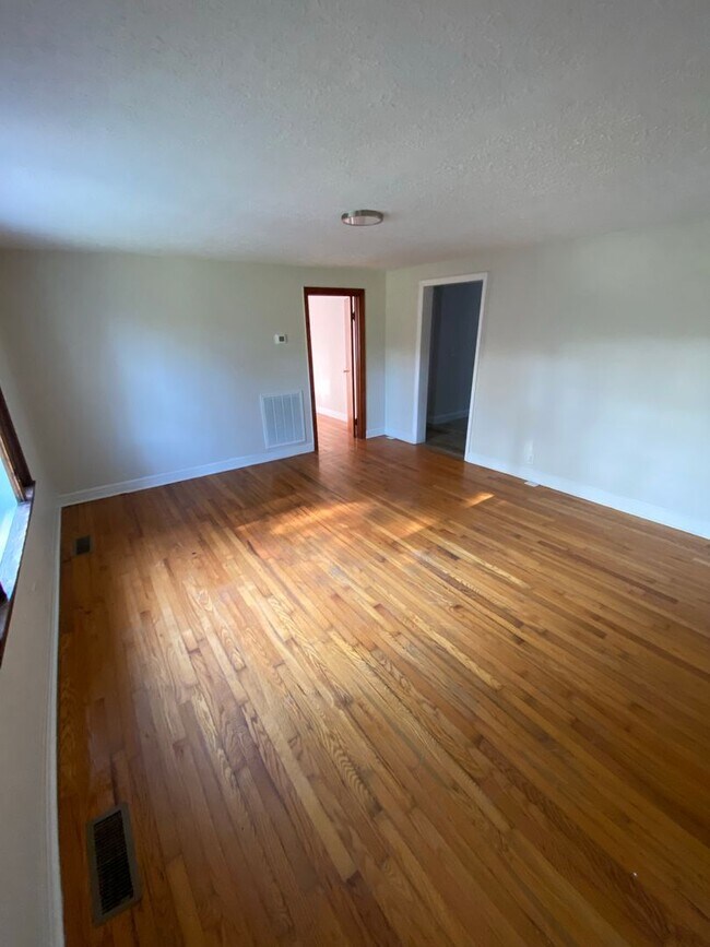 Foto del edificio - 1987 Joe Stephens Rd