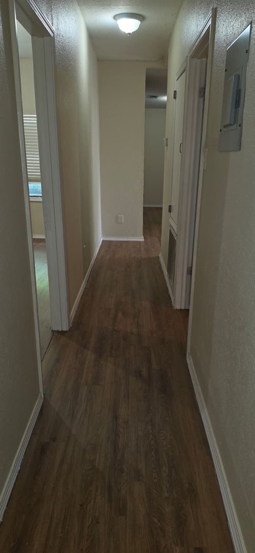 Building Photo - 862 Clower