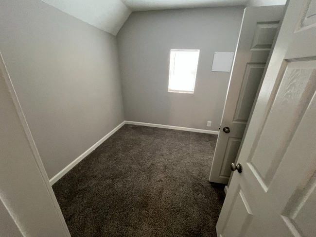 Building Photo - 129 Pratt St