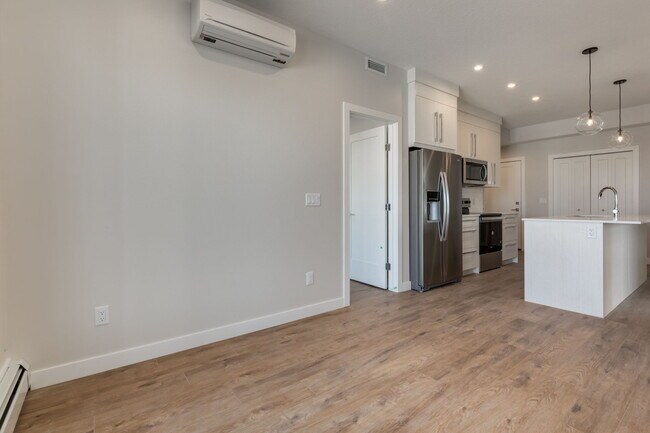 Photo du bâtiment - Suite C - 3 Bed/2 Bath