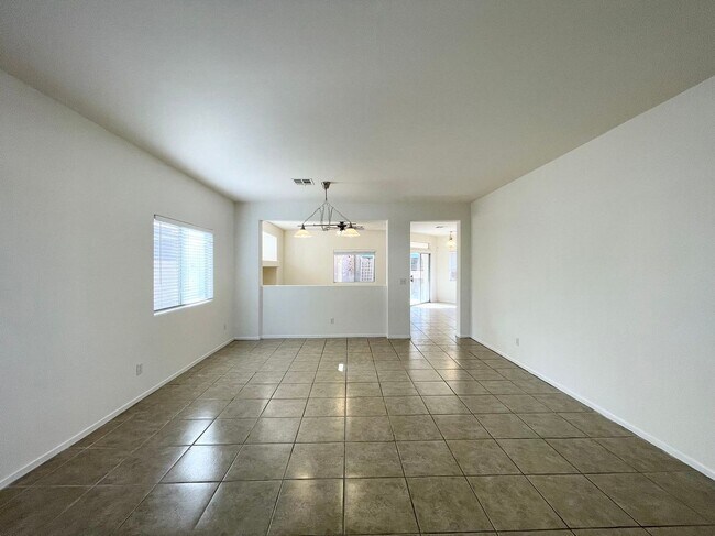 Foto del edificio - GATED COMMUNITY! Southern Highlands Commun...