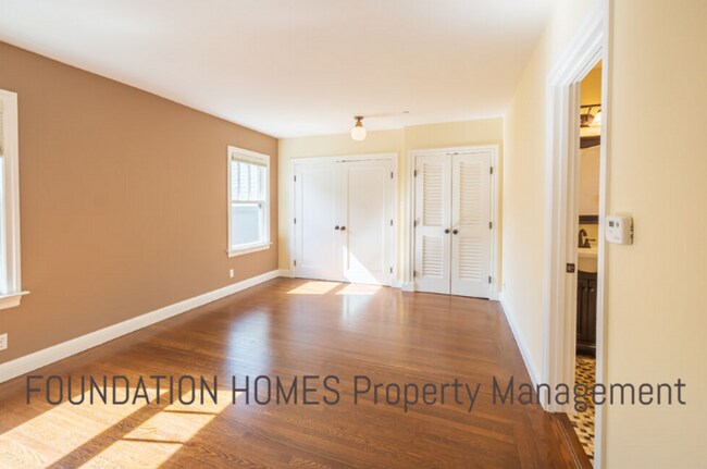 Building Photo - 2020 Fifth Ave