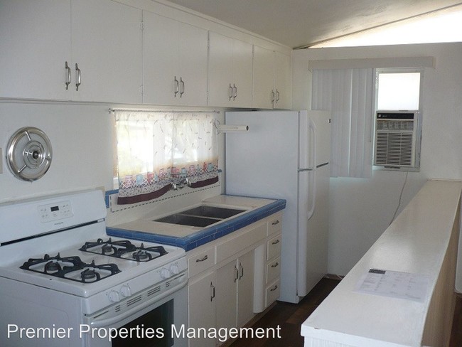 Building Photo - 2 br, 1 bath House - 4064 Hilltop Dr