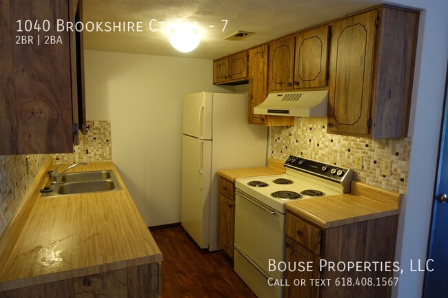 Foto del edificio - 1040 Brookshire Ct