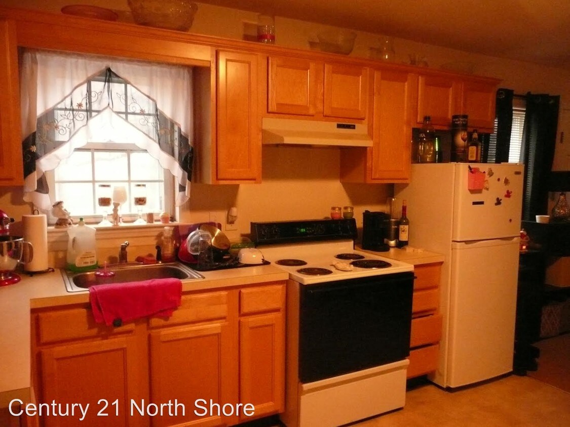 130 Washburn Ave, Revere, MA 02151 Condo for Rent in Revere, MA