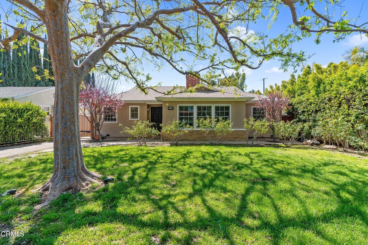 15224 Weddington St, Los Angeles, CA 91411 House Rental in Los