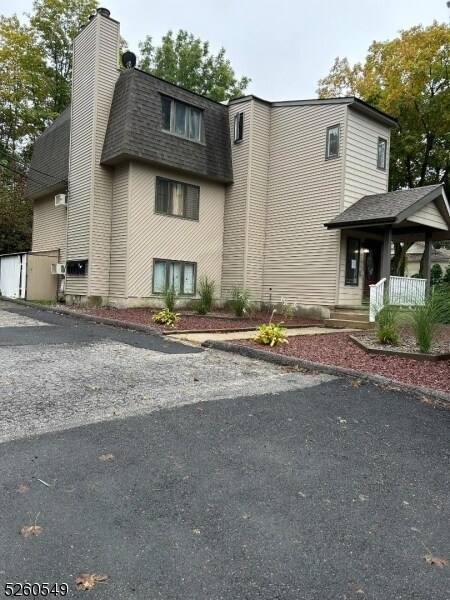 Foto principal - 362 Rutherford Ave