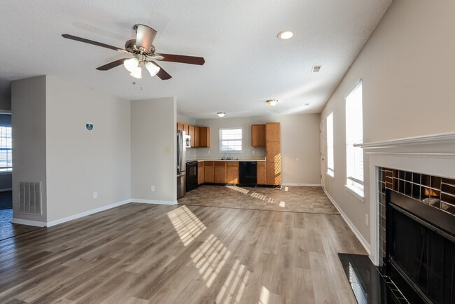 Building Photo - 6137 Longmeadow Dr
