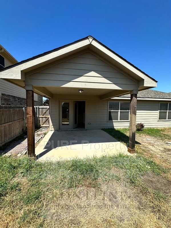 Building Photo - 321 Fossil Bridge Dr