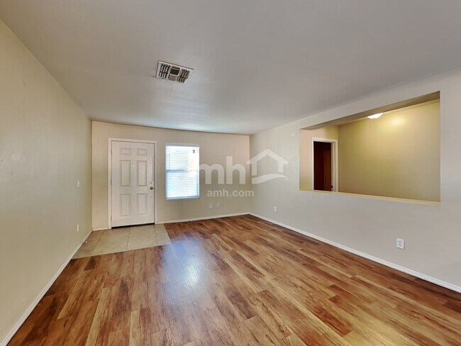 Foto del edificio - 12318 N 117th Avenue