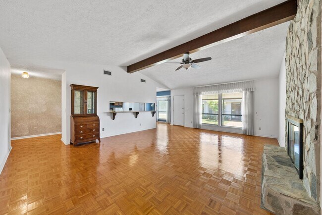 Foto del edificio - For Rent – Huntingdon Estates 3BR/2BA Home...