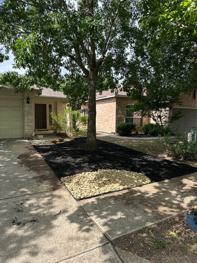 Foto principal - 12105 Johnny Weismuller Ln