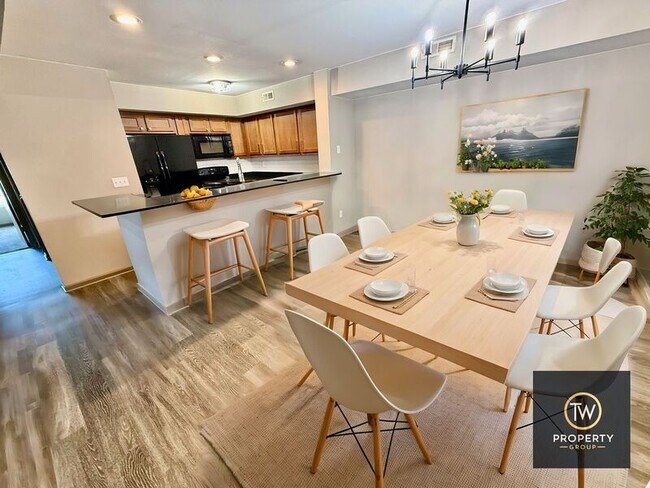 Foto del edificio - 1070 University Dr