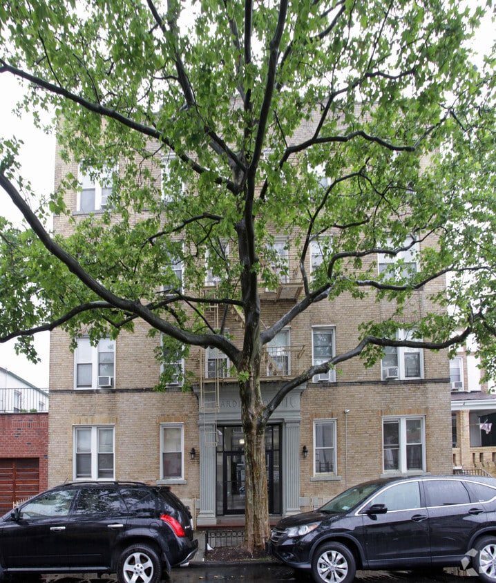 Building Photo - Harding Court