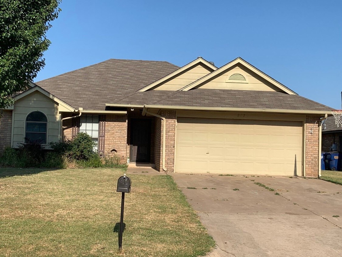 Primary Photo - 3 br, 2 bath House - 213 Chanda Lane