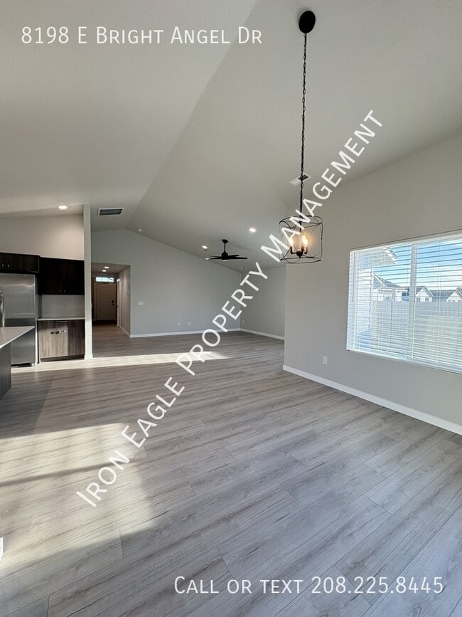 Building Photo - 8198 E Bright Angel Dr