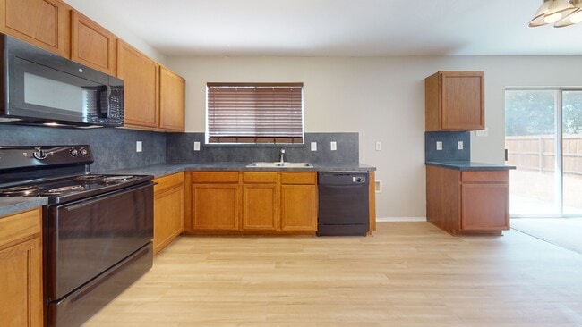 Foto del edificio - 4625 Bridlewood Ln
