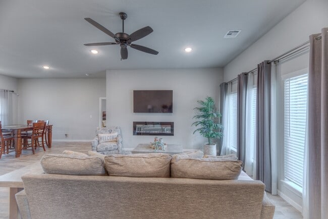 Foto del edificio - 1422 E 149th Pl S