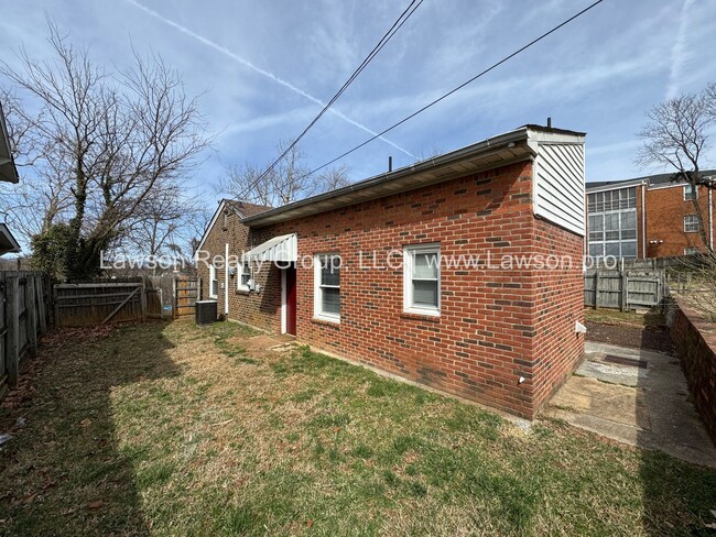 Foto del edificio - South Roanoke Three Bedroom